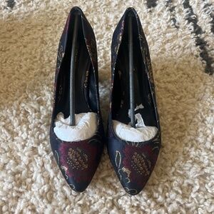 Antonio Melani Navy Heels